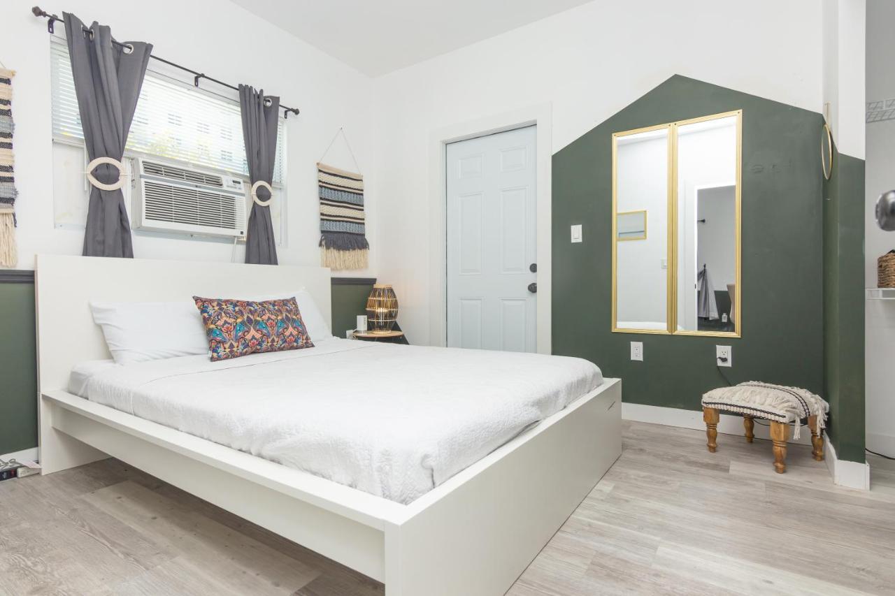 1 Bedroom Apartment With Balcony Miami - Heart Of Downtown Екстер'єр фото